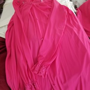 Shadowline size small housecoat and gown